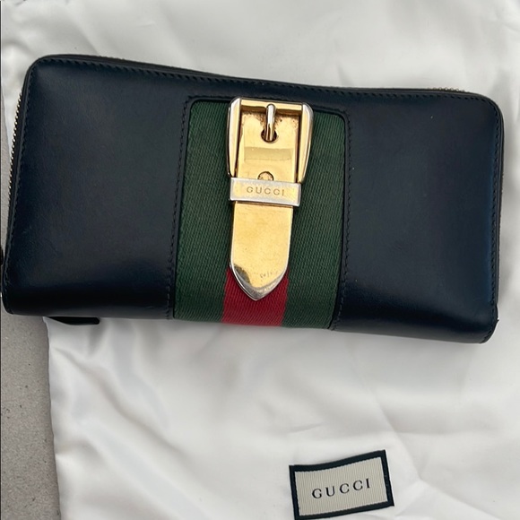 Women’s Gucci wallet - Picture 2 of 6